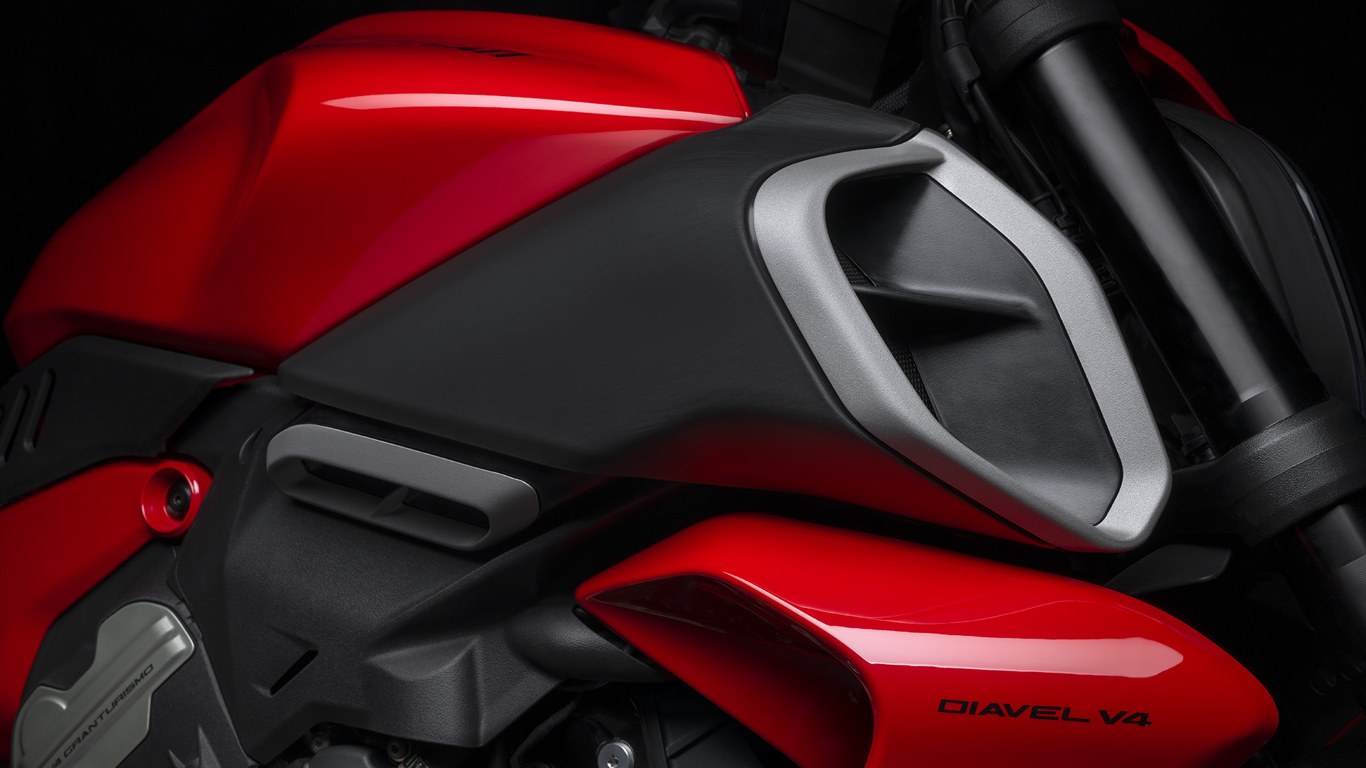 Ducati-Diavel-V4-MY23-overview-gallery-1920x1080-03