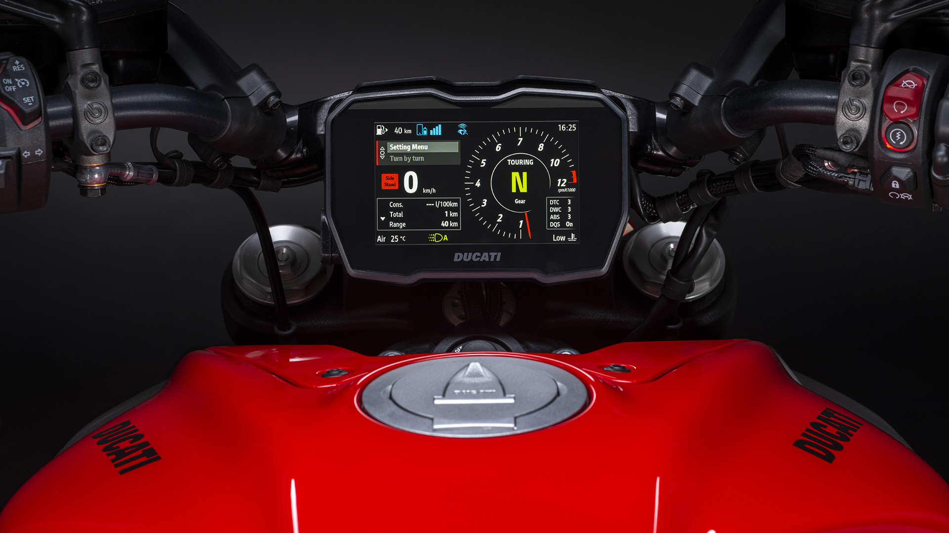 Ducati-Diavel-V4-MY23-tech-spec-gallery-1920x1080-01