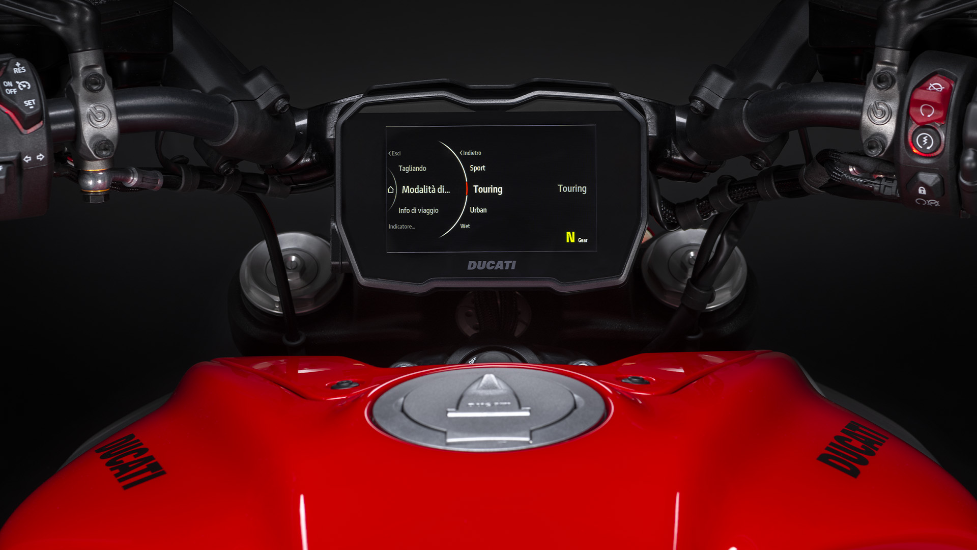 Ducati-Diavel-V4-MY23-tech-spec-gallery-1920x1080-02