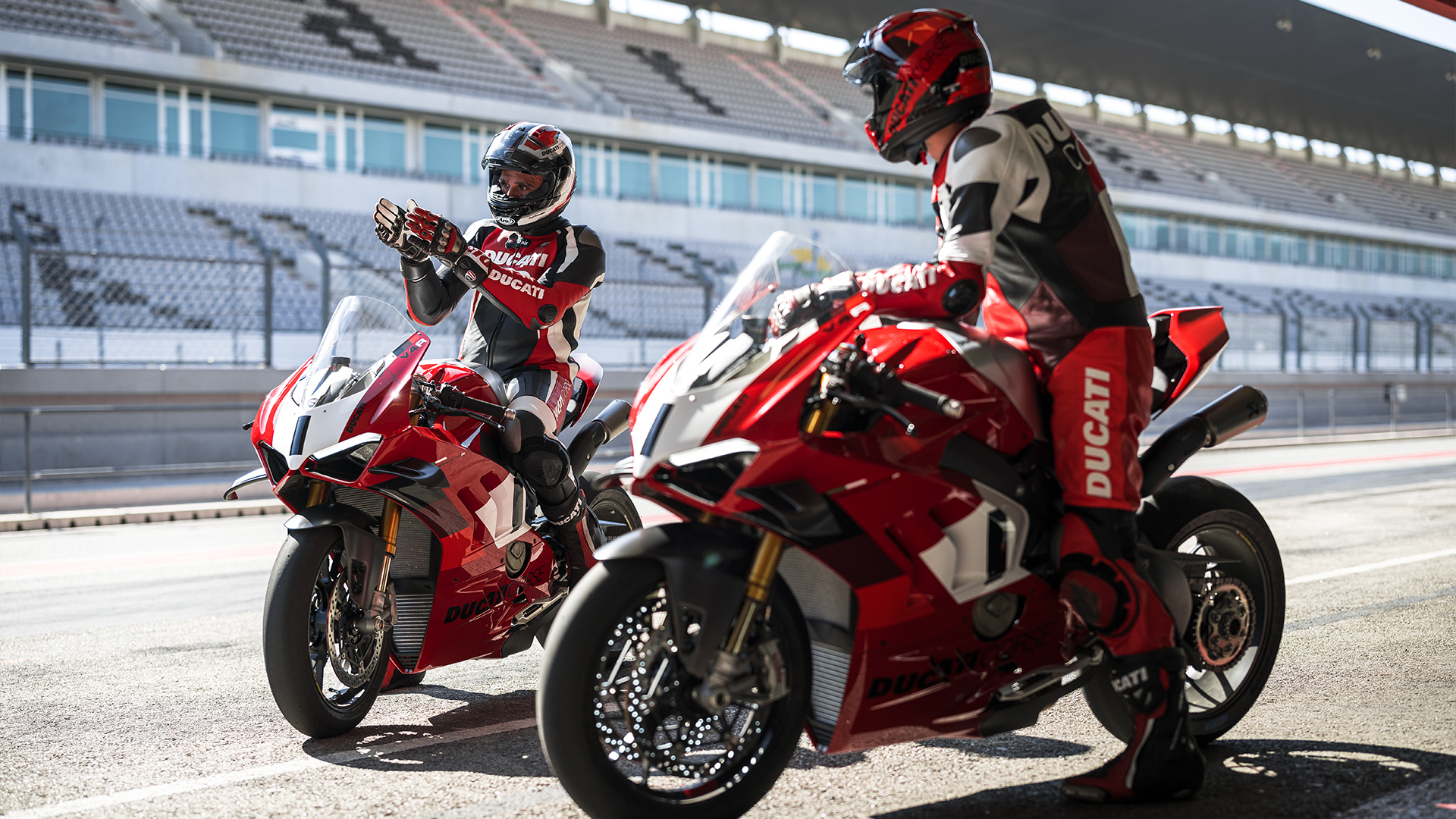 Ducati-Panigale-V4R-MY23-performance-gallery-01-1920x1080