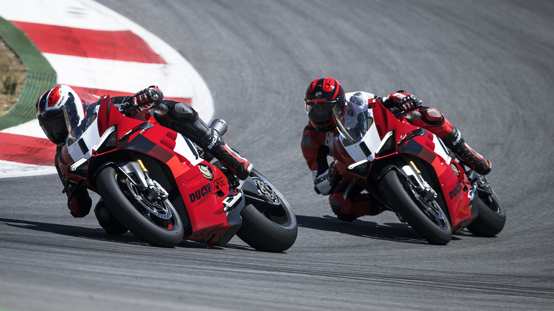 Ducati-Panigale-V4R-MY23-performance-gallery-04-1920x1080