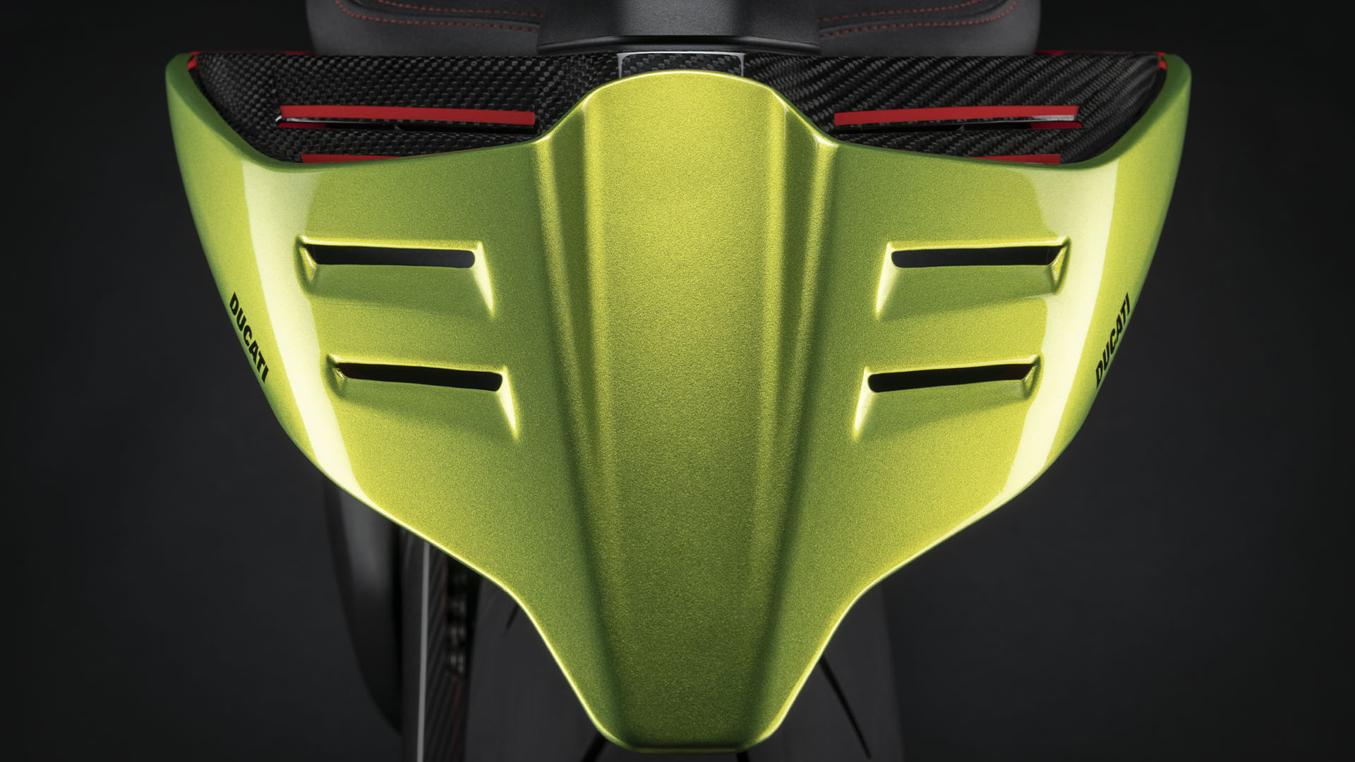Ducati-SF-V4-Lamborghini-MY23-overview-gallery-01-08-1920x1080