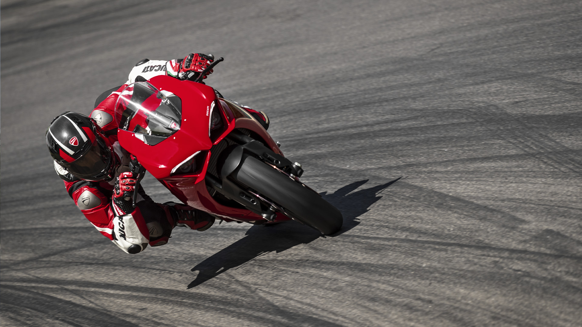 Panigale-V2-overview-gallery-05-1920x1080